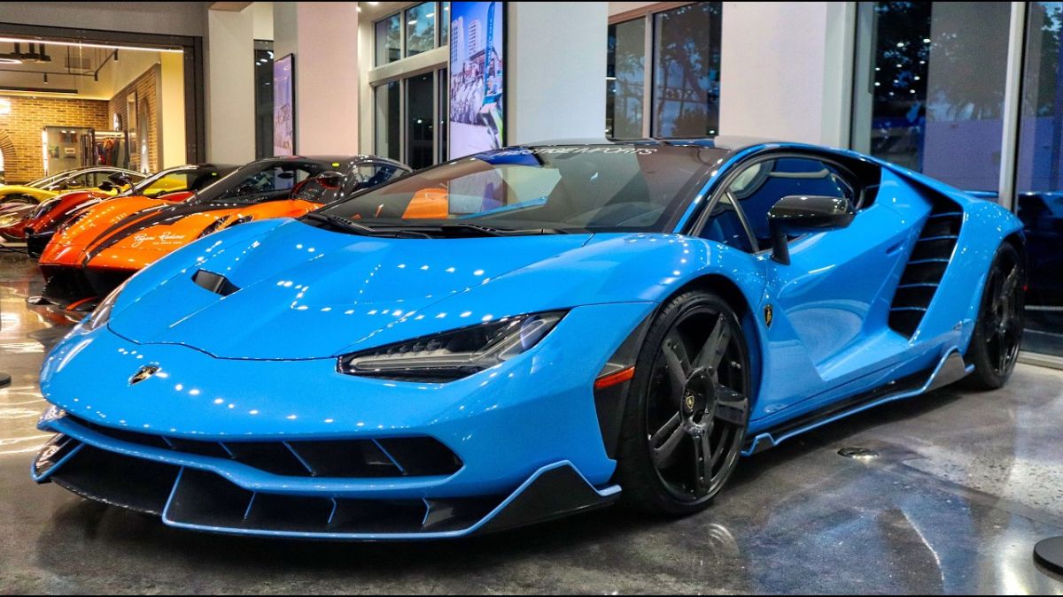 SUPERCAR HYPERCAR PARADISE: El Showroom de Autos Exóticos Más Exclusivo de Estados Unidos